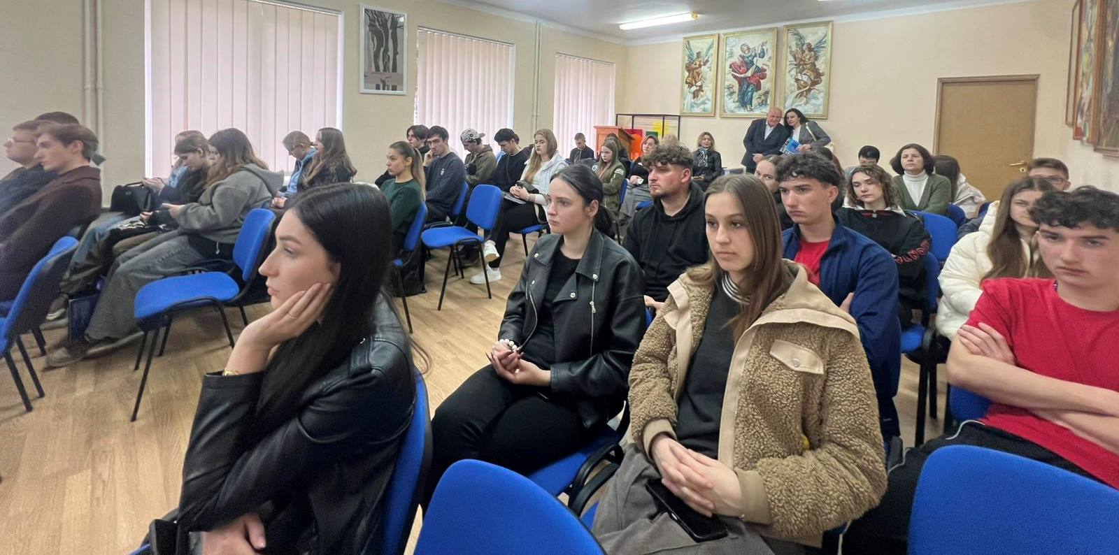 Презентація відкрила перед здобувачами нові грані сучасної освіти.jpg